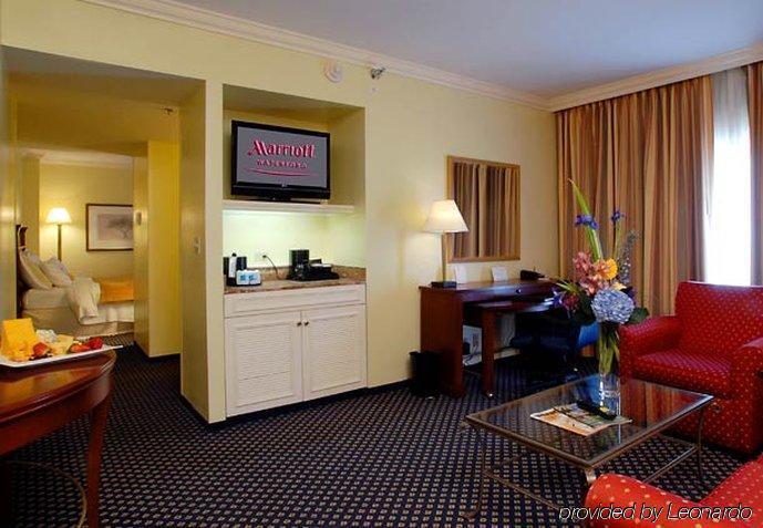 Renaissance Waterford Oklahoma City Hotel Exterior foto